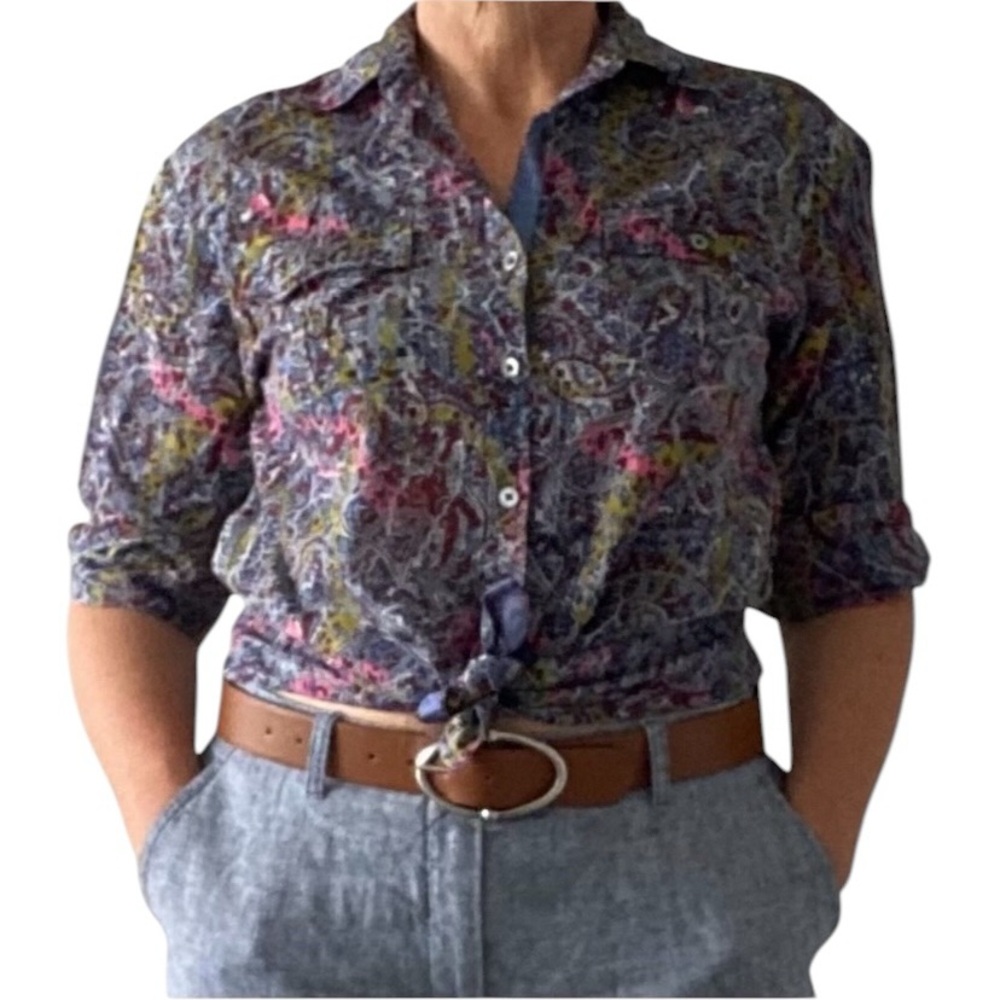 100% cotton Women’s Button up shirt thin breezy fabric EUC Size XS fits M